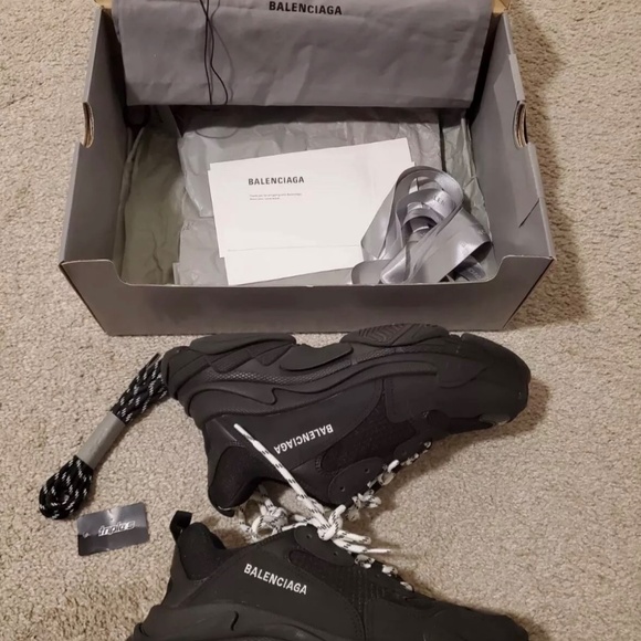 BALENCIAGA triple s - Picture 5 of 9